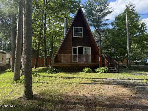 103 Florence Ave, Northampton, NY 12117