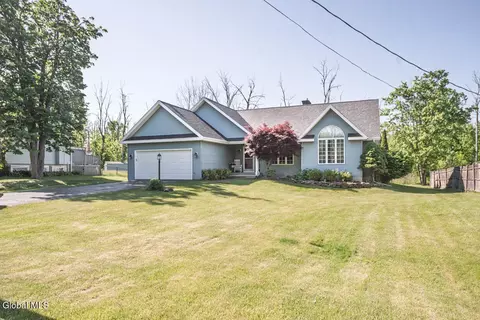 21 Belle Ave, Latham, NY 12110