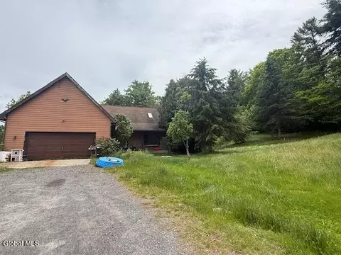 425 Barton Hill Rd, Delanson, NY 12053