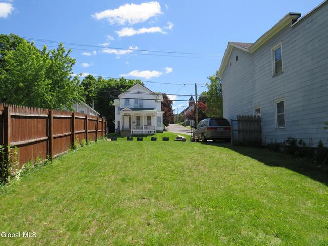 103 Hoosac St, Johnstown, NY 12095