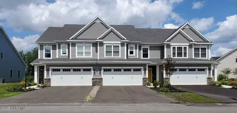 32 Priddle Ln, Latham, NY 12110
