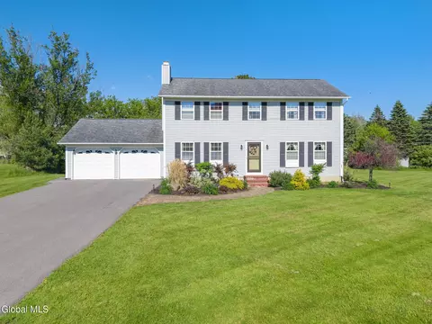 4 Canter Ln, Johnstown, NY 12095