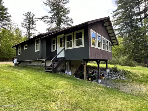 138 Garnet Lake Rd, Johnsburg, NY 12843