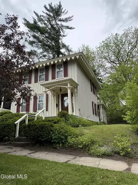 18 Burwell St, Little Falls, NY 13365