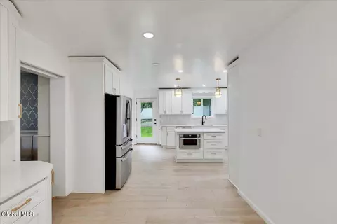 Entry Way - 2115 Colgate Pl, Schenectady, NY 12304 photo 1 of 5