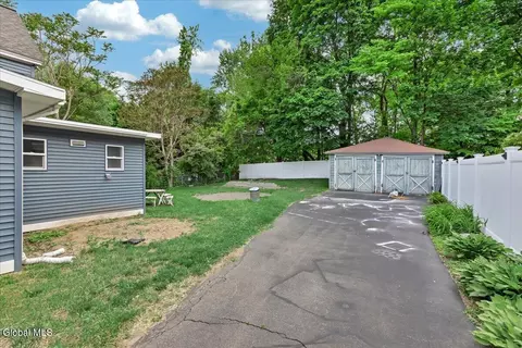 Exterior - 2115 Colgate Pl, Schenectady, NY 12304 photo 6 of 6