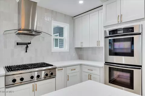 Kitchen - 2115 Colgate Pl, Schenectady, NY 12304 photo 4 of 7