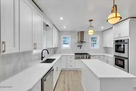 Kitchen - 2115 Colgate Pl, Schenectady, NY 12304 photo 2 of 7