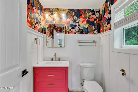 Bath - 2115 Colgate Pl, Schenectady, NY 12304 photo 7 of 9