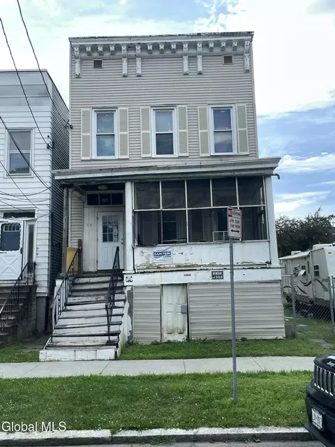 67 Walter St, Albany, NY 12204