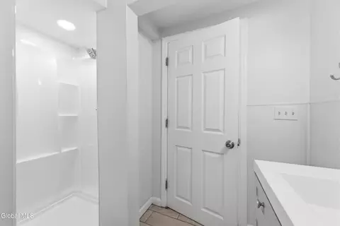 Bath - 86 14th St, Troy, NY 12180 photo 2 of 3