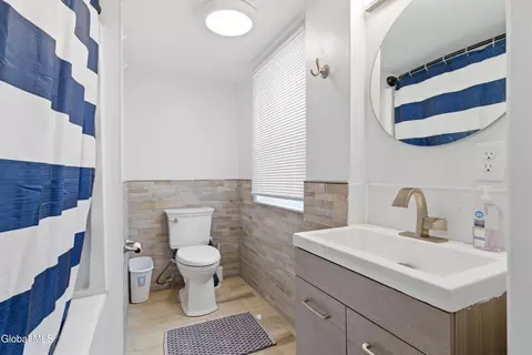 Bath - 86 14th St, Troy, NY 12180 photo 3 of 3