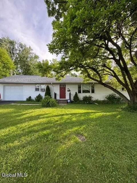 62 Glenwood St, Albany, NY 12208