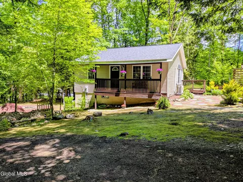 606 Goggins Rd, Lake George, NY 12845