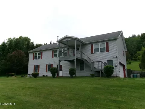 75 Higgins Rd, Wynantskill, NY 12198