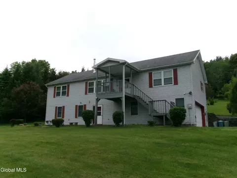 75 Higgins Rd, Wynantskill, NY 12198