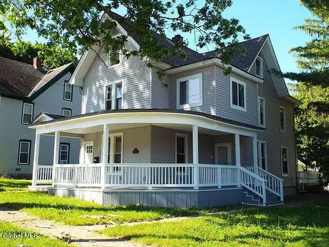 105 Burton St, Johnstown, NY 12095