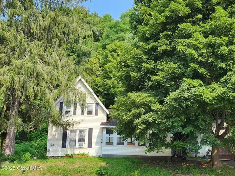 133 Main St, East Worcester, NY 12064