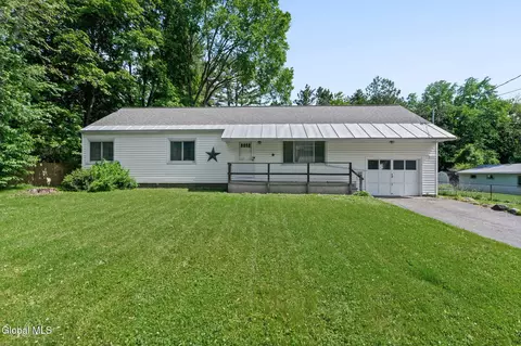 18 Edmel Rd, Schenectady, NY 12302