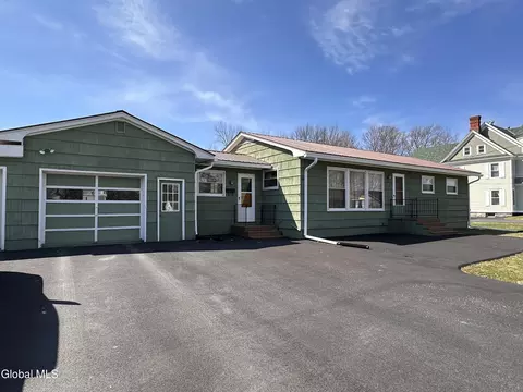 60 Highland St, Ticonderoga, NY 12883