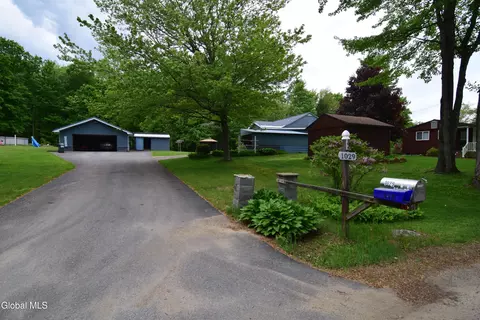 1029 Camp Ave, Broadalbin, NY 12025