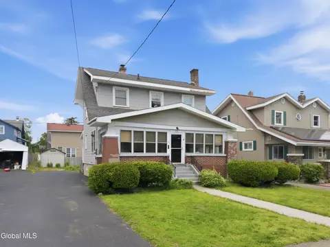 29 Tillinghast Ave, Menands, NY 12204