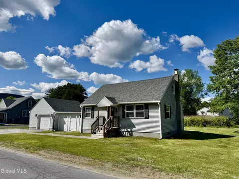 18 3rd Ave, Hadley, NY 12835