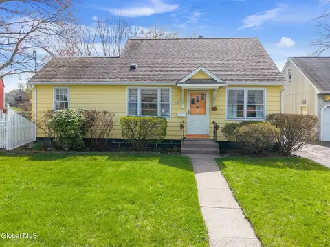 15 Albermarle Rd, Scotia, NY 12302