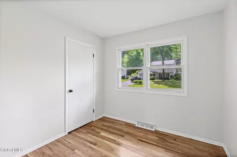 Bedroom - 118 E Poplar Dr, Delmar, NY 12054 photo 5 of 9