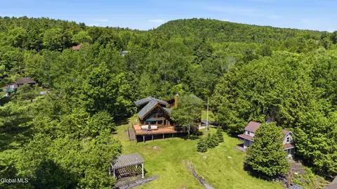 10 Morningside Cir, Bolton Landing, NY 12814