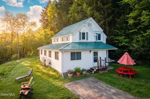 204 Mountain Lake South Shore Rd, Gloversville, NY 12078