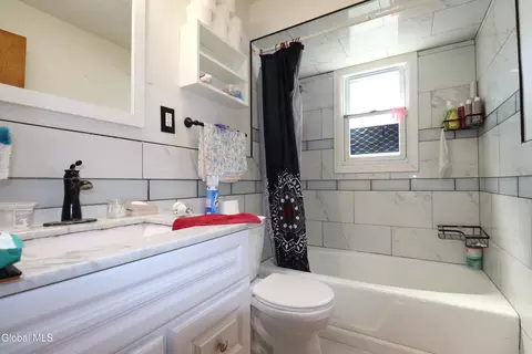 828 Harrison Ave, Schenectady, NY 12306 photo 8