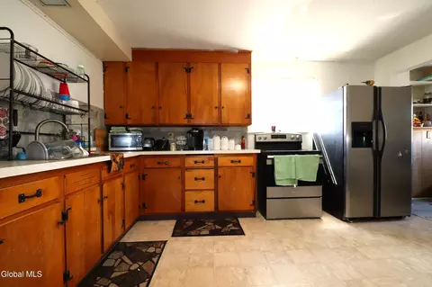 828 Harrison Ave, Schenectady, NY 12306 photo 4