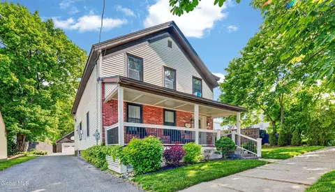 19 W Montgomery St, Johnstown, NY 12095