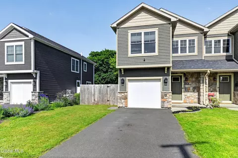 119 Cannon St, Troy, NY 12183