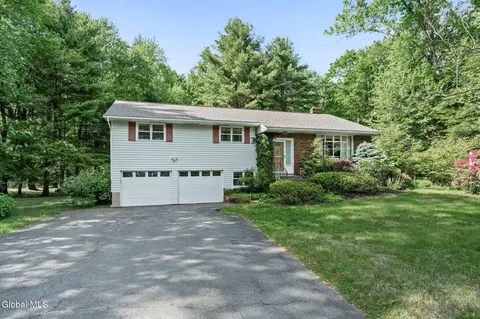723 Grooms Rd, Rexford, NY 12148