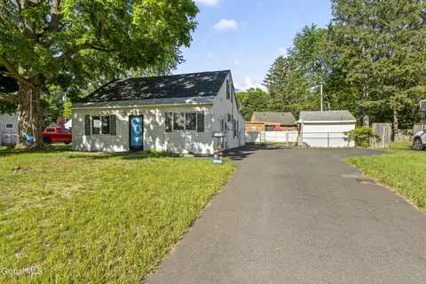 1054 Outer Dr, Schenectady, NY 12303