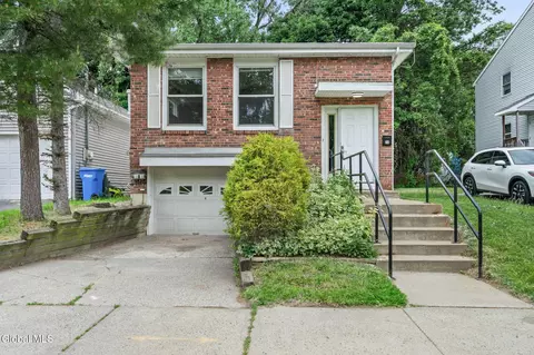 22 View Ave, Albany, NY 12209