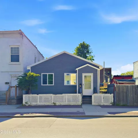 415 4th St, Troy, NY 12180