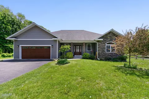 108 Green Ave, Castleton On Hudson, NY 12033
