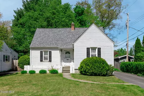 22 Westlyn Ct, Albany, NY 12203