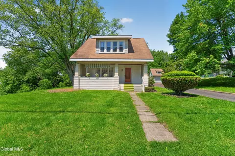 11 Orchard Ter, Wynantskill, NY 12198