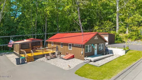 12 Whitney Dr, Averill Park, NY 12018