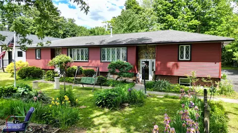 5 Parkview Ave # -7, Queensbury, NY 12804