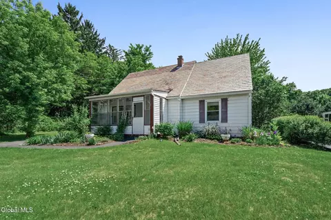 4 W Avenue B, Rensselaer, NY 12144