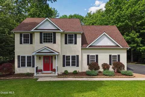 11 Oakwood Ct, Ballston Spa, NY 12020