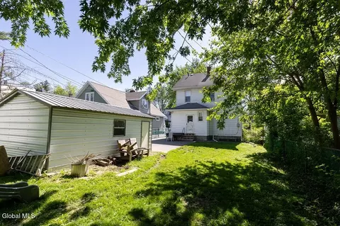 Exterior - 1135 Baker Ave, Schenectady, NY 12309 photo 5 of 6