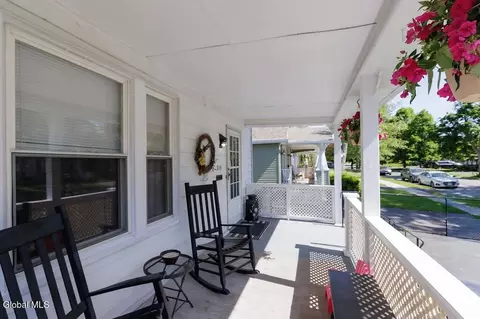 Exterior - 1135 Baker Ave, Schenectady, NY 12309 photo 3 of 6
