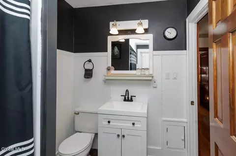 Bath - 1135 Baker Ave, Schenectady, NY 12309 photo 2 of 2