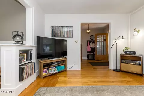 Entry Way - 1135 Baker Ave, Schenectady, NY 12309 photo 6 of 11